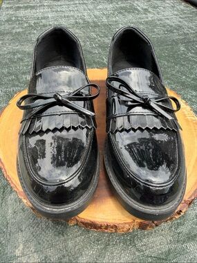Black Patent Leather Tassel Loafers for Women